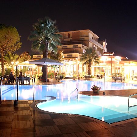 ואסטו Hotel Acquario מראה חיצוני תמונה