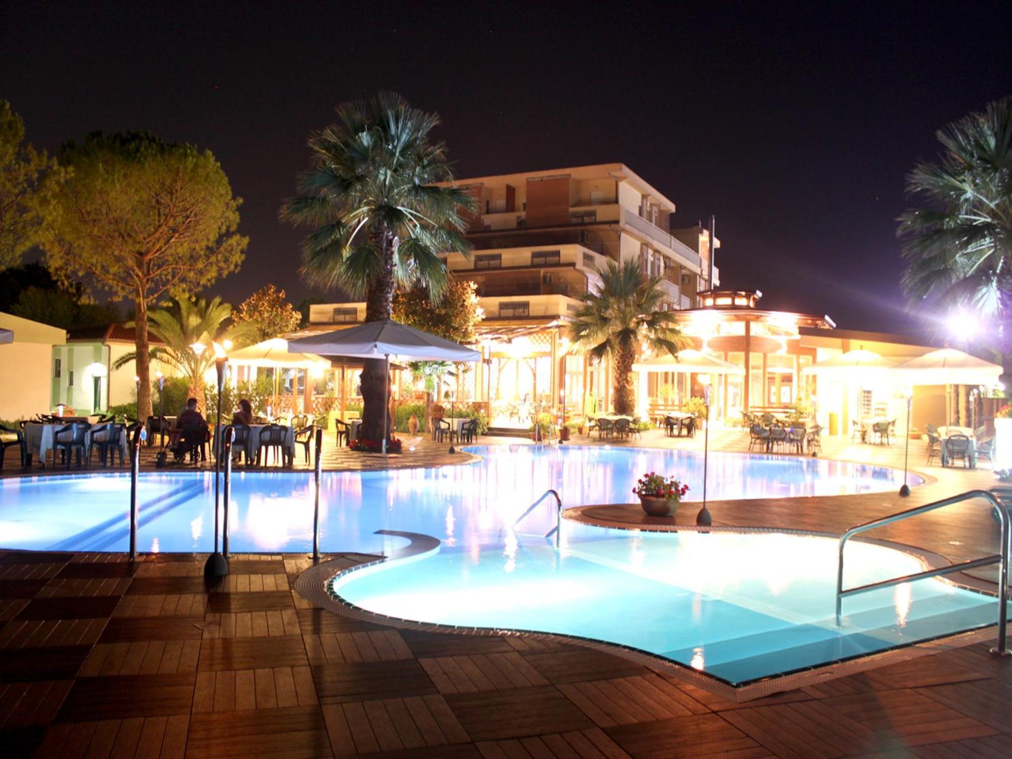 ואסטו Hotel Acquario מראה חיצוני תמונה