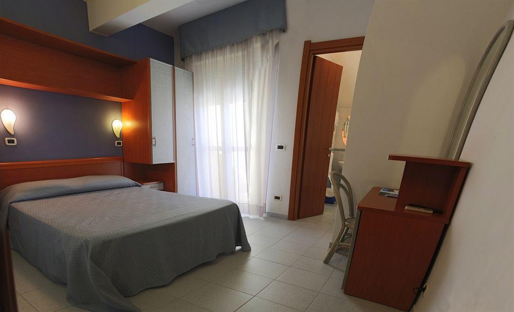 ואסטו Hotel Acquario מראה חיצוני תמונה