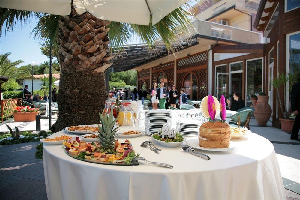 ואסטו Hotel Acquario מראה חיצוני תמונה