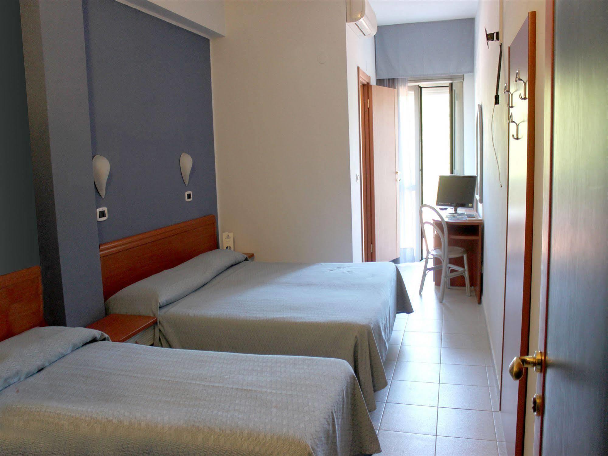 ואסטו Hotel Acquario מראה חיצוני תמונה