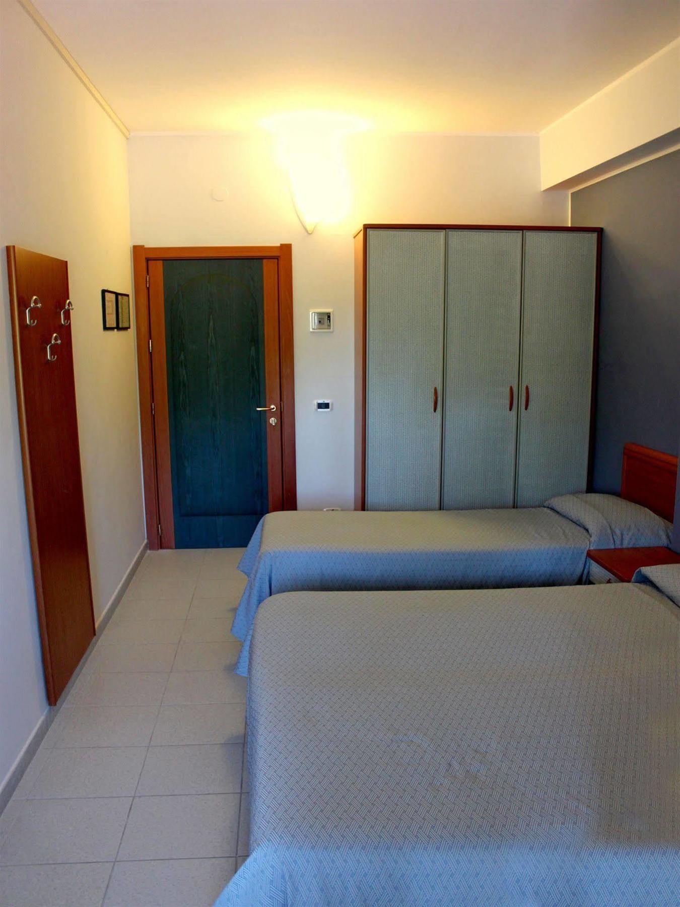 ואסטו Hotel Acquario מראה חיצוני תמונה