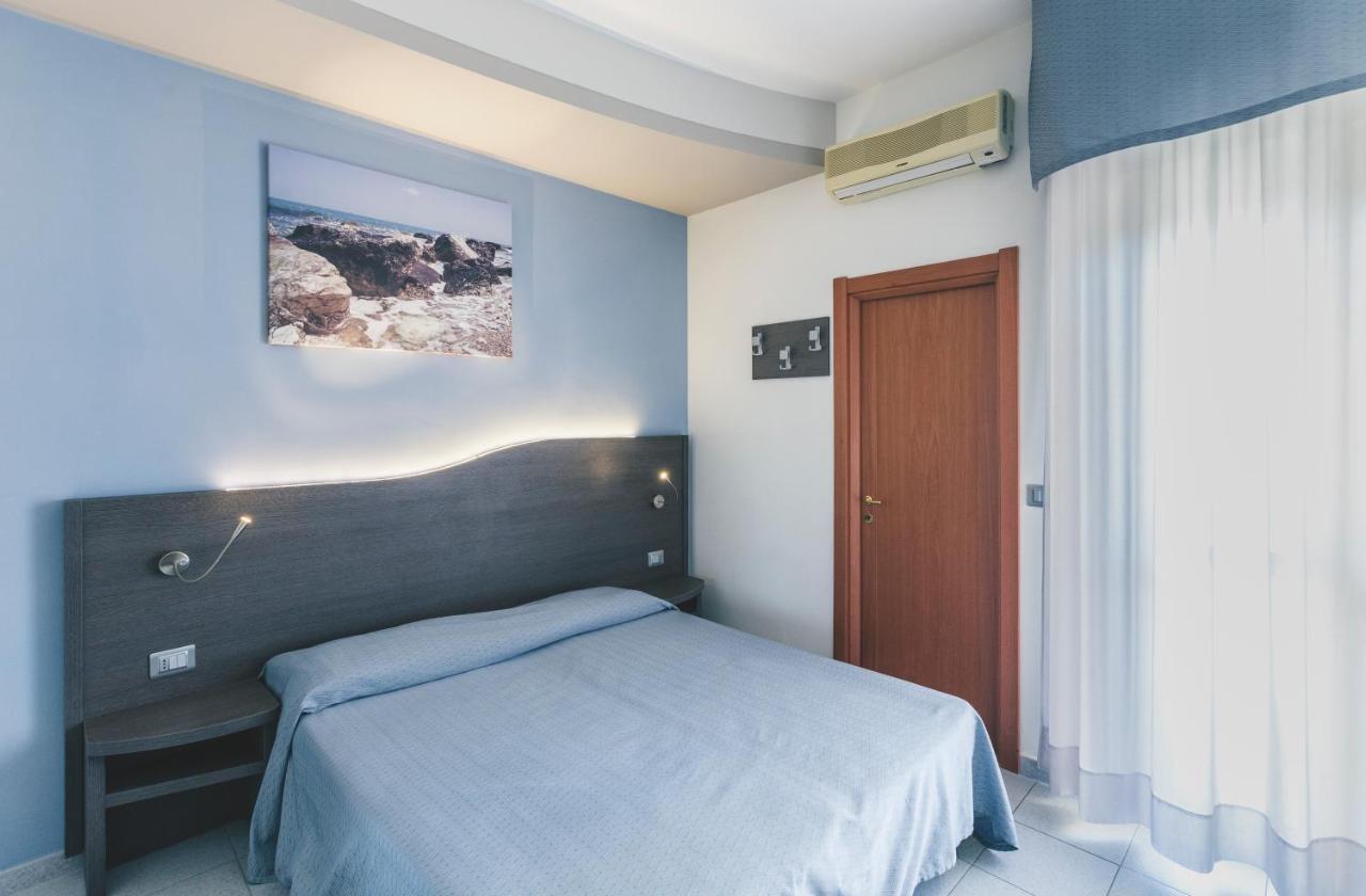 ואסטו Hotel Acquario מראה חיצוני תמונה