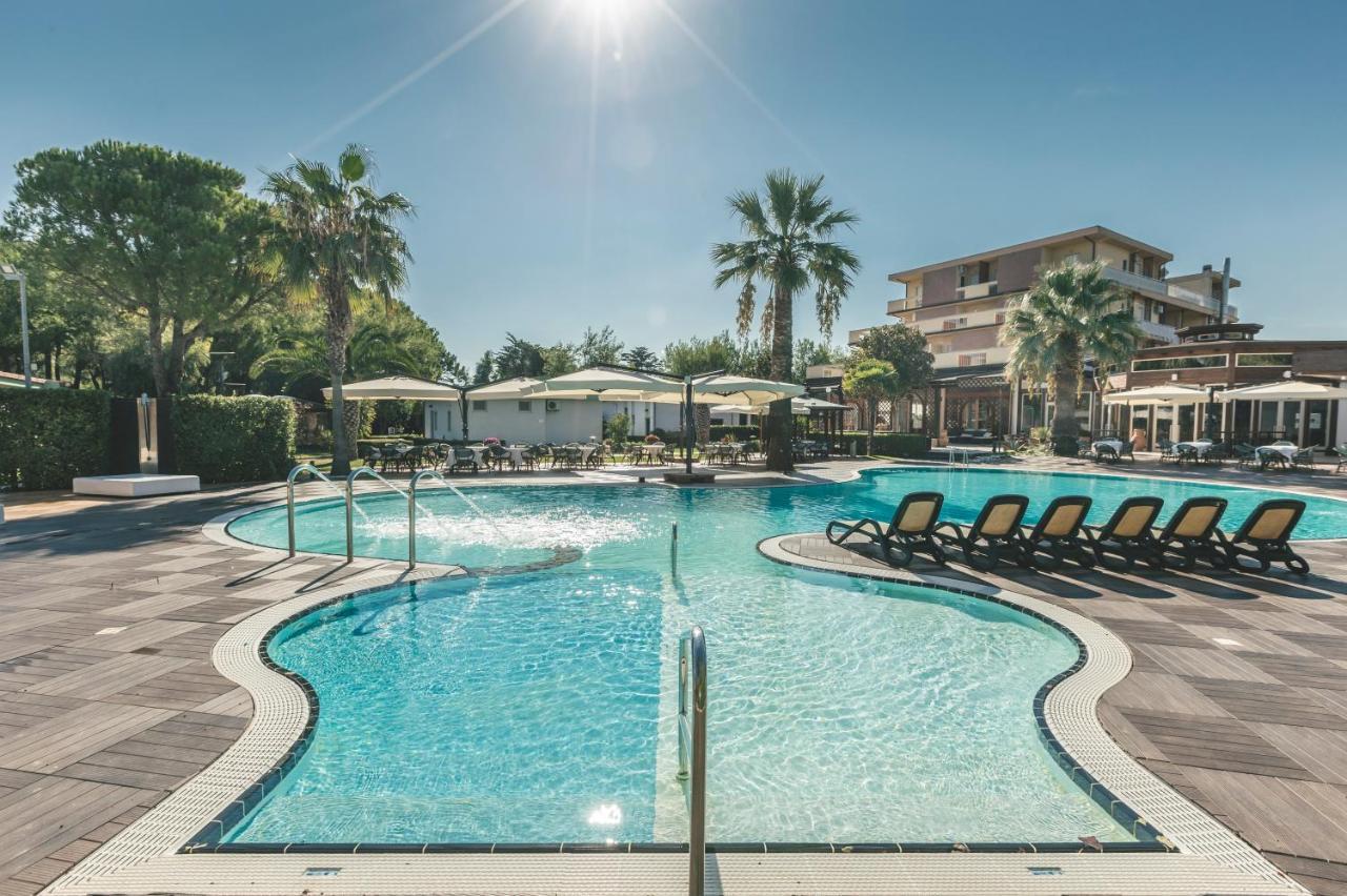 ואסטו Hotel Acquario מראה חיצוני תמונה